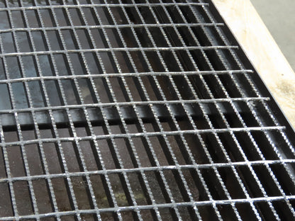 CNC Oil Coolant Tank 100gal Steel Oil Spill Catch Tank Walkway Grates 25x98x10"