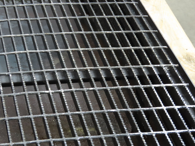 CNC Oil Coolant Tank 100gal Steel Oil Spill Catch Tank Walkway Grates 25x98x10"