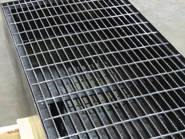 CNC Oil Coolant Tank 100gal Steel Oil Spill Catch Tank Walkway Grates 25x98x10"