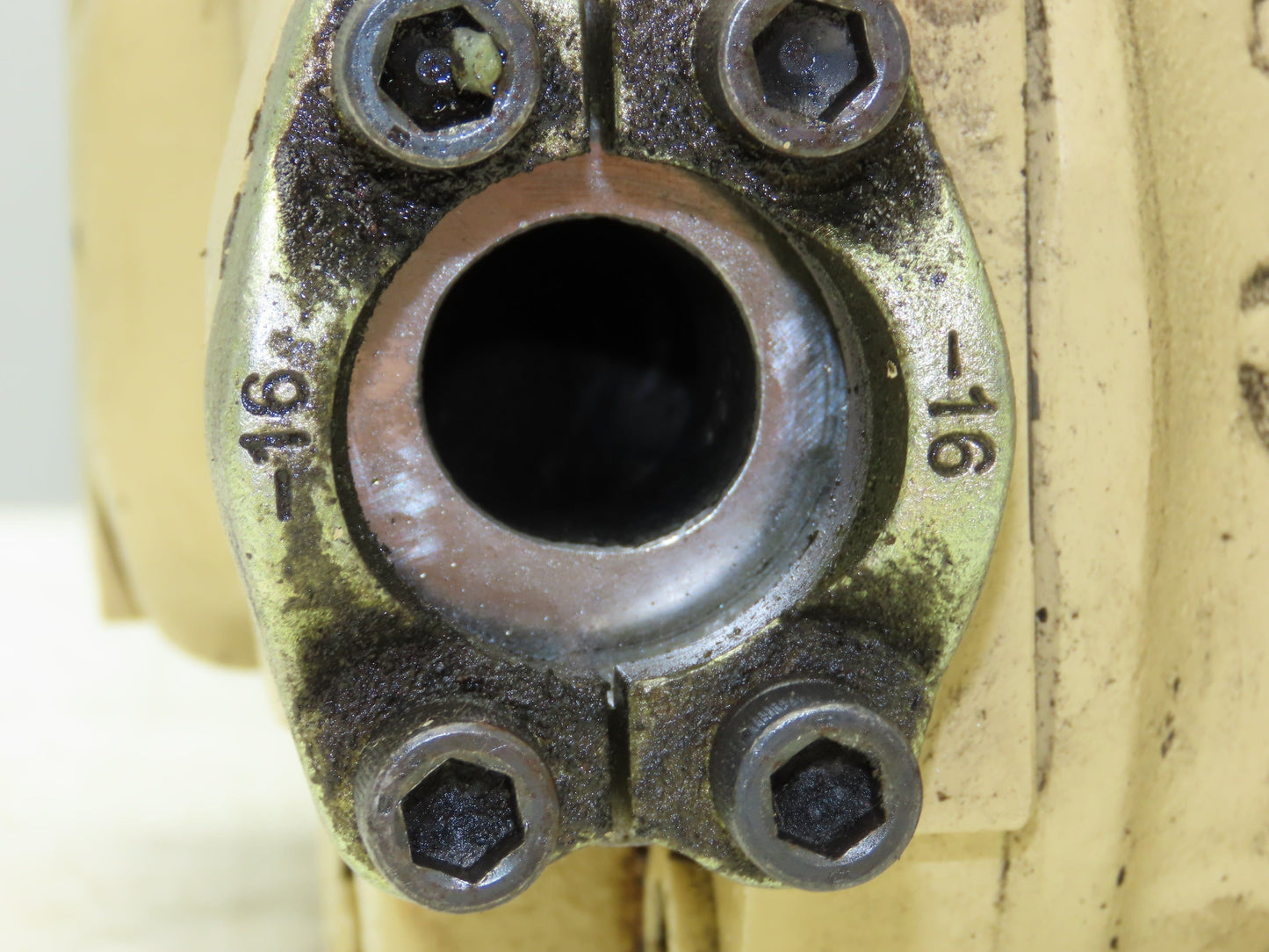 Rexroth AA10VSO 45/71 DFR1/31R Hydraulic Double Piston Pump 18/28gpm 4000psi