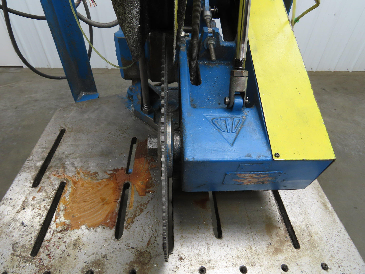 CTD F426 Straight Cut-Off Saw 16" Blade 3450 RPM 5 Hp 3Ph Air Foot Control 90°