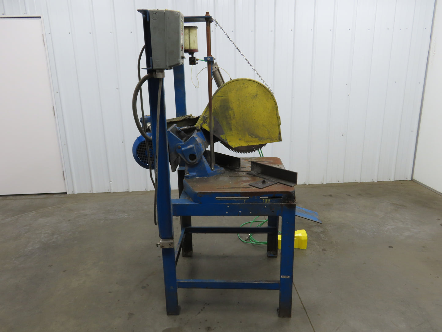 CTD F426 Straight Cut-Off Saw 16" Blade 2700 RPM 5 Hp 3Ph Air Foot Control 90°