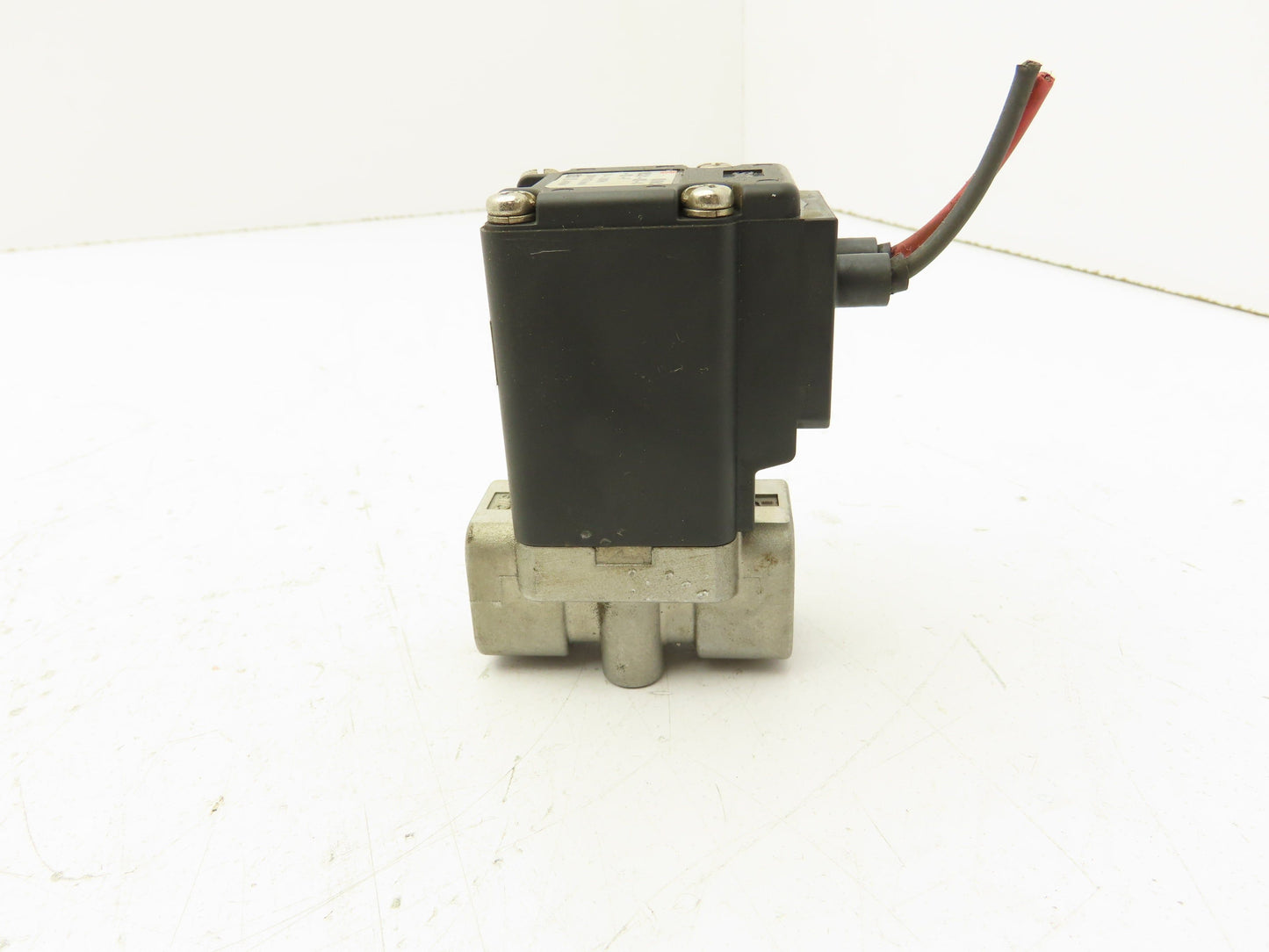 SMC VCA31-5G-4-02-F Pneumatic Solenoid Valve 24V Coil