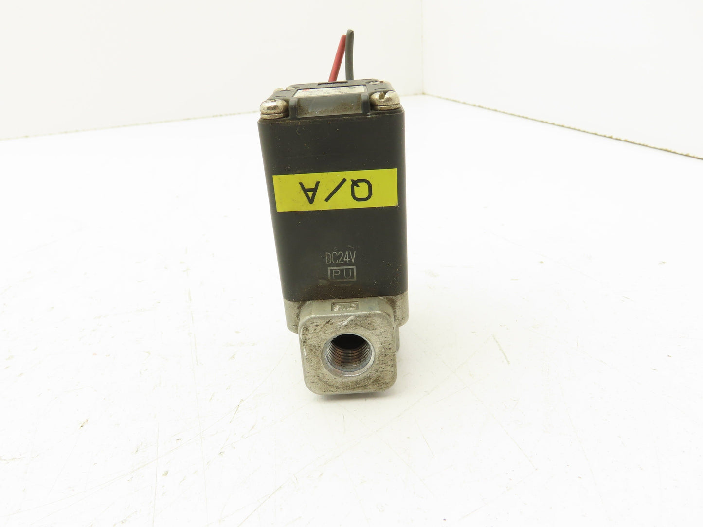 SMC VCA31-5G-4-02-F Pneumatic Solenoid Valve 24V Coil