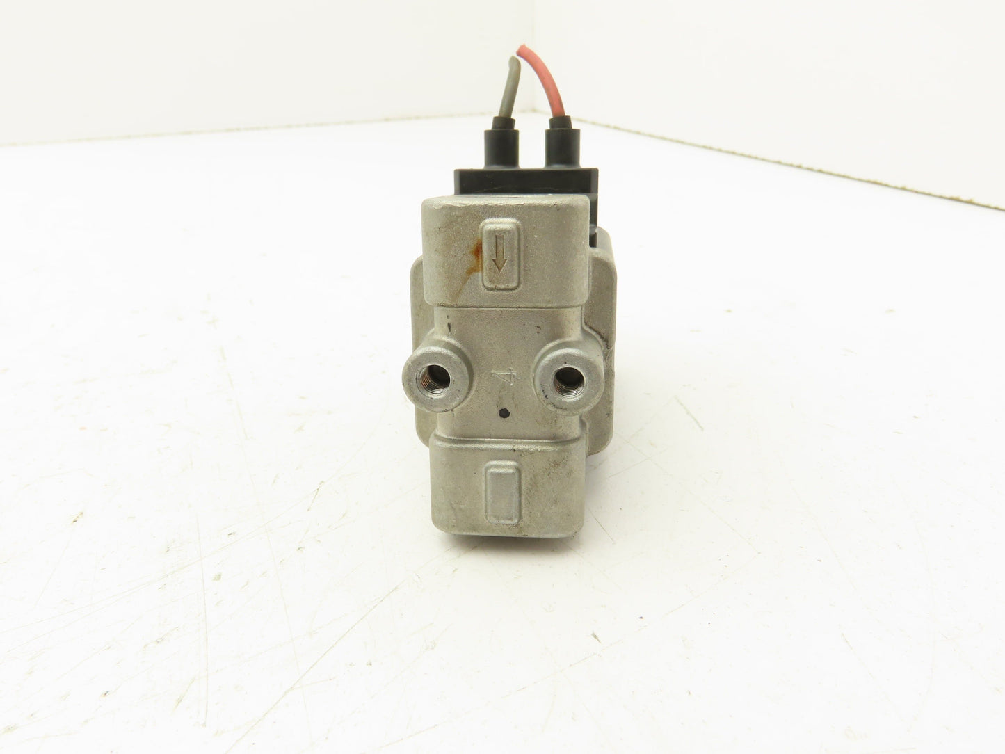 SMC VCA31-5G-4-02-F Pneumatic Solenoid Valve 24V Coil