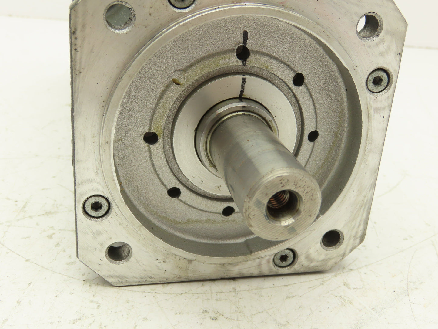 Siemens 1FT6041-4AF71-4AL3 Servo Motor 270V 7700 RPM 3PH Encoder IC2048S/R B25