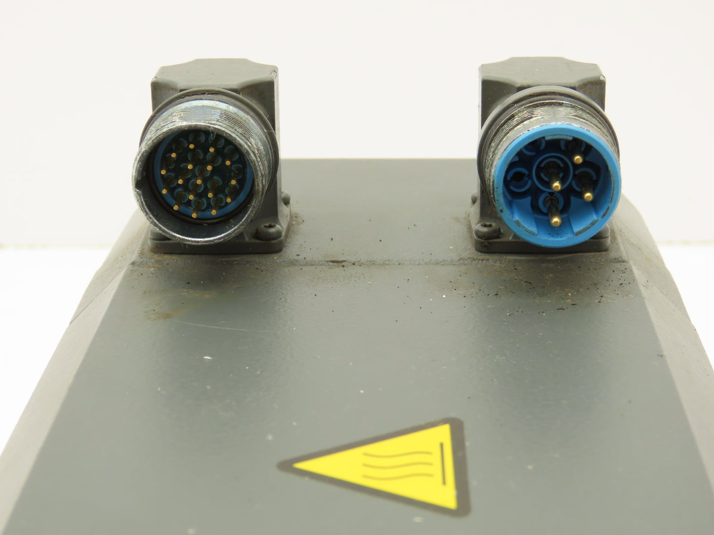 Siemens 1FT6064-6AH71-4AK3 Servo Motor 302V 9100 RPM 3PH Encoder IC2048S/R B25