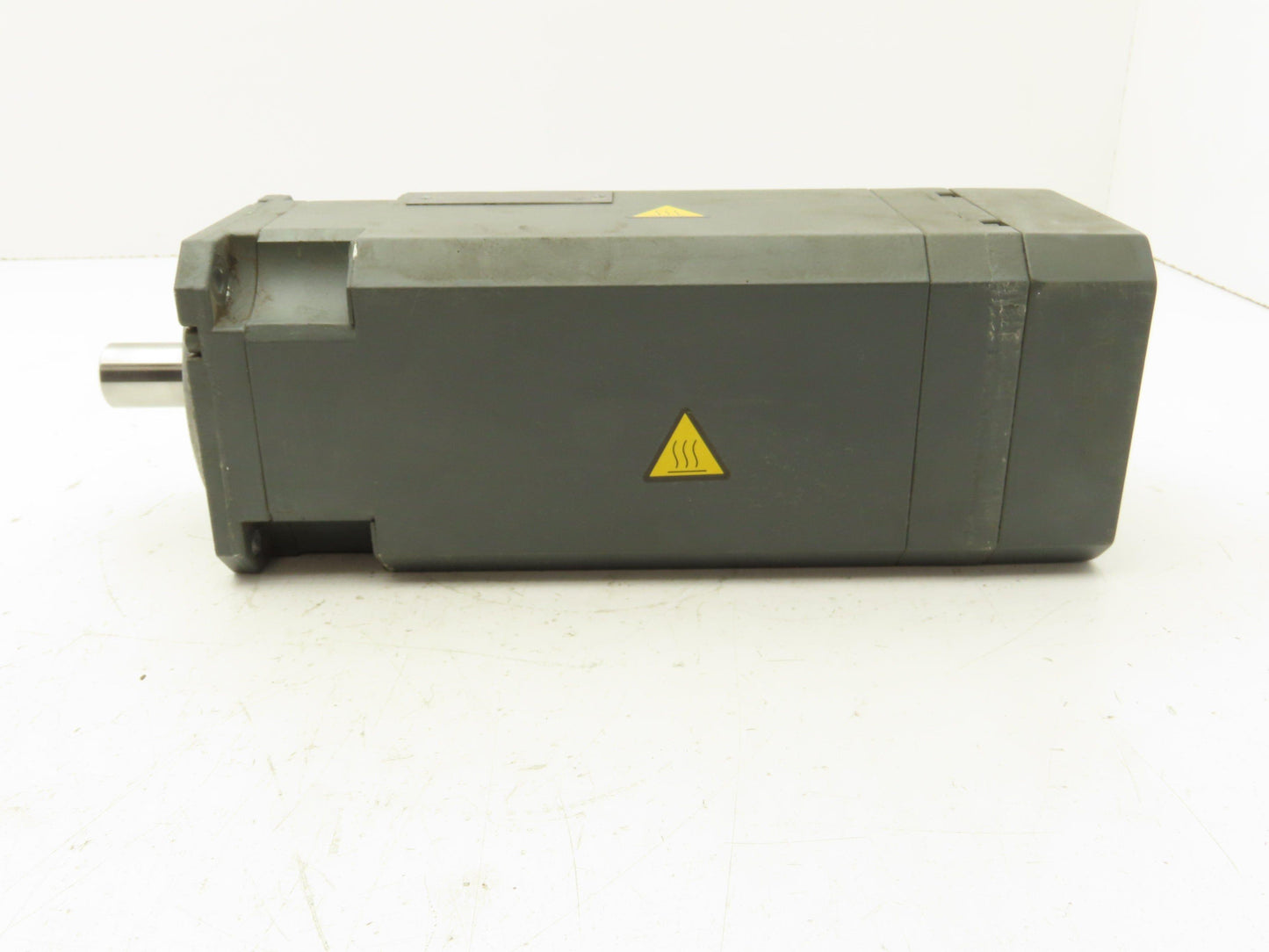 Siemens 1FT6064-6AH71-4AK3 Servo Motor 302V 9100 RPM 3PH Encoder IC2048S/R B25