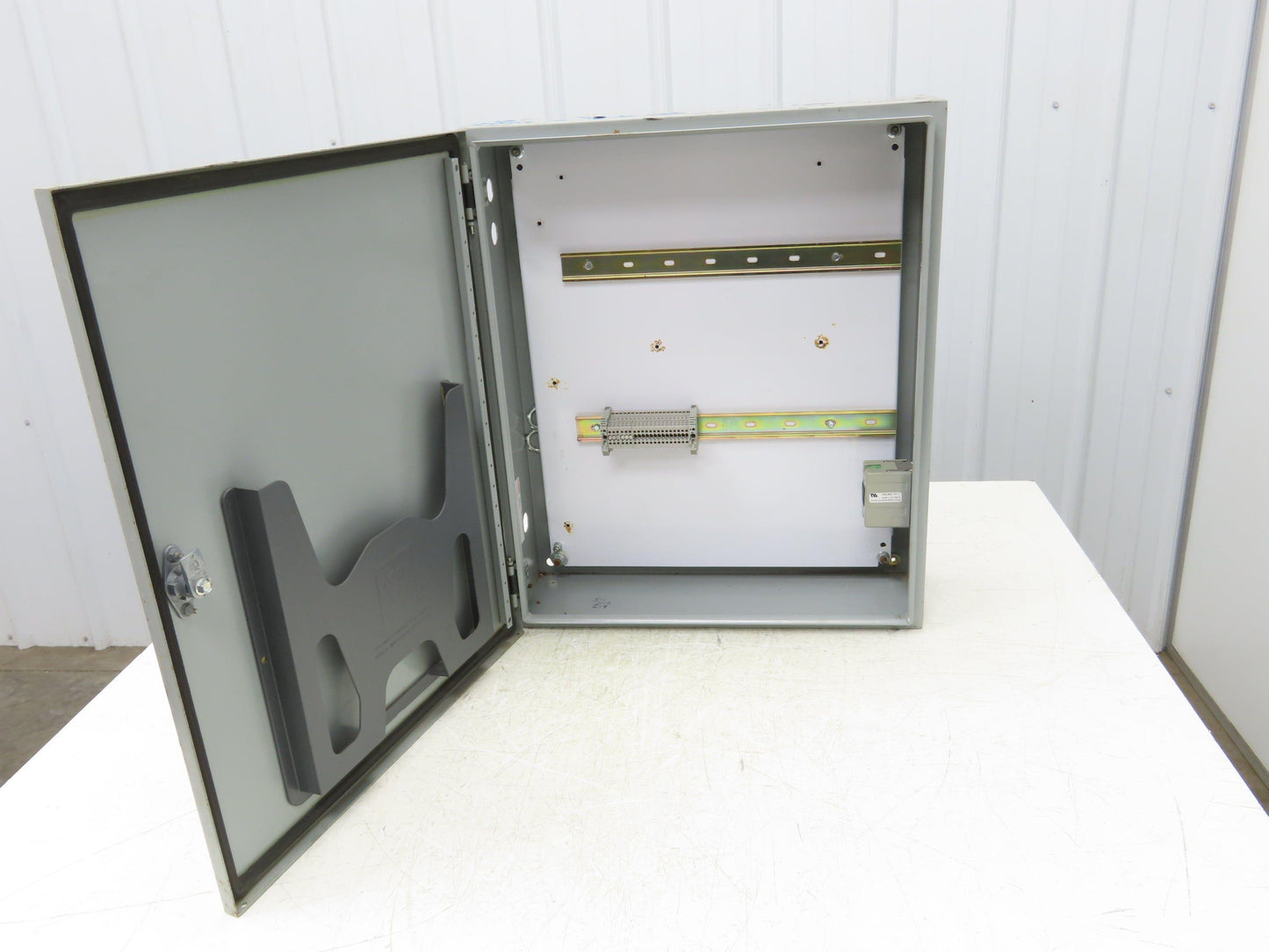Hoffman CSD24206 Electrical Enclosure 24x20x6" w/Backplate Nema 12