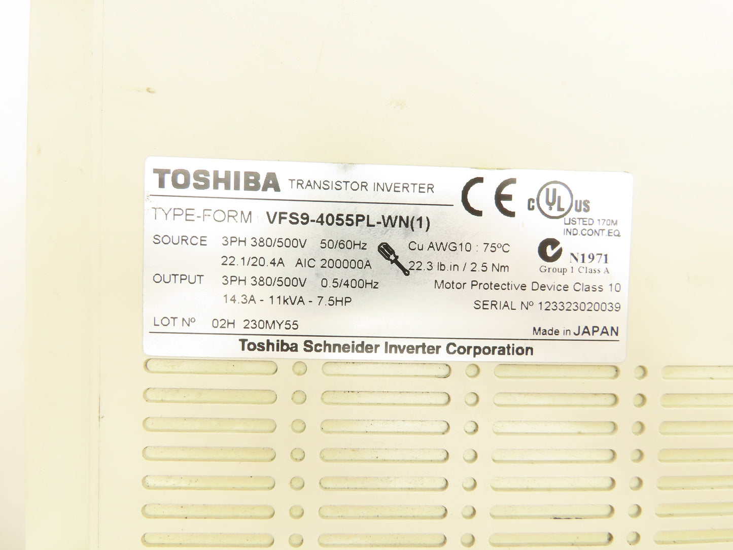 Toshiba VFS9-4055PL-WN(1) Transistor Inverter AC Drive 380/500V 14.3A 7.5HP 3PH