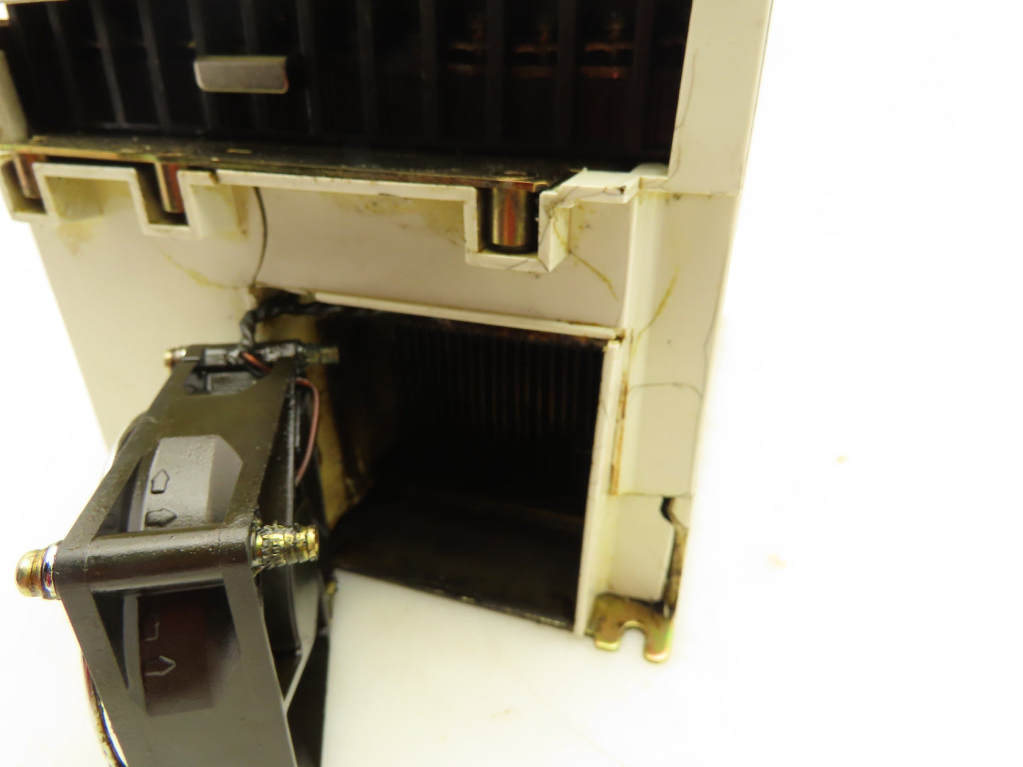 Toshiba VFS9-4075PL-WN (1) Transistor Inverter 380/500V 17A 10HP 3PH