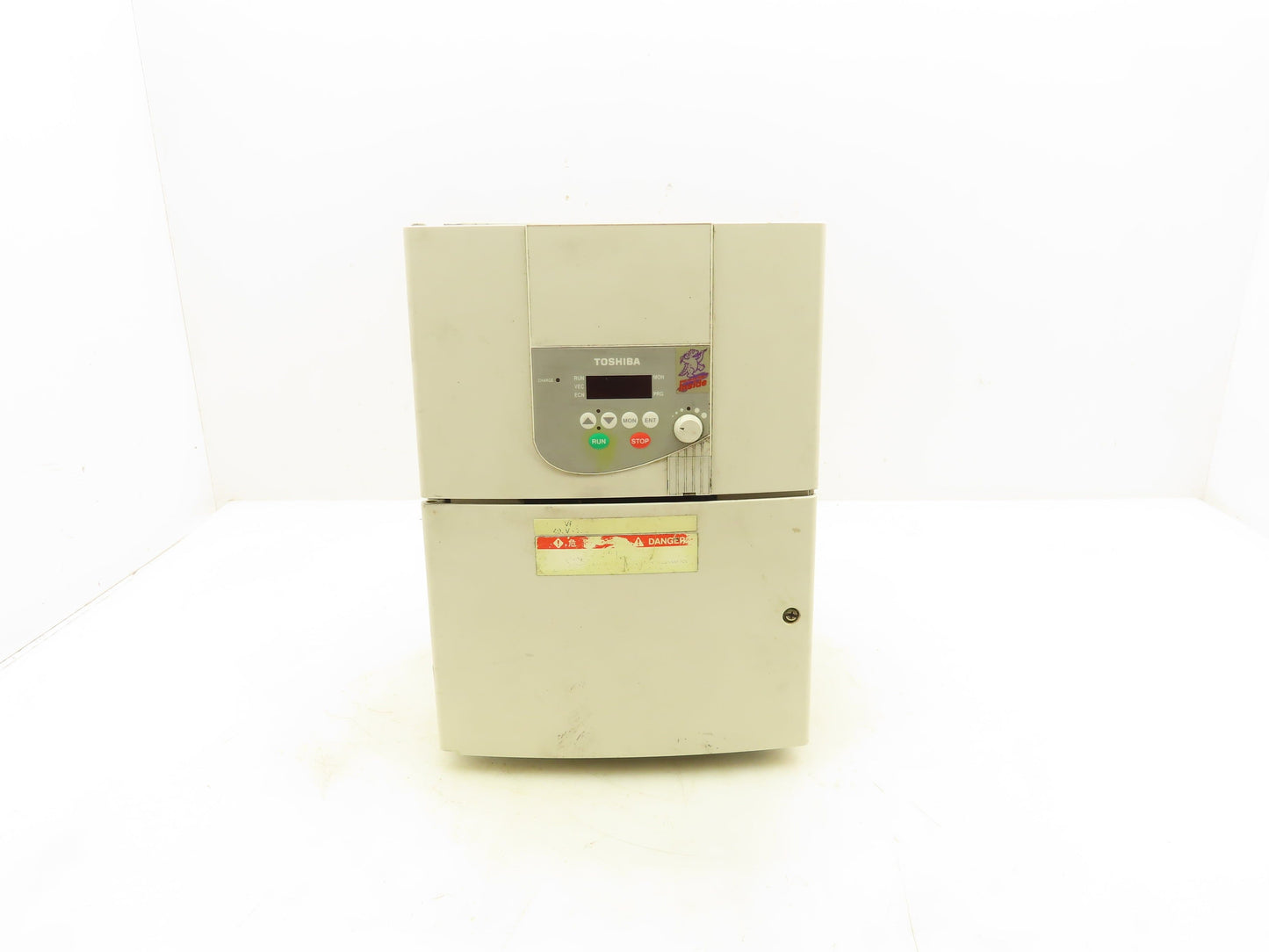 Toshiba VFS9-4075PL-WN (1) Transistor Inverter 380/500V 17A 10HP 3PH