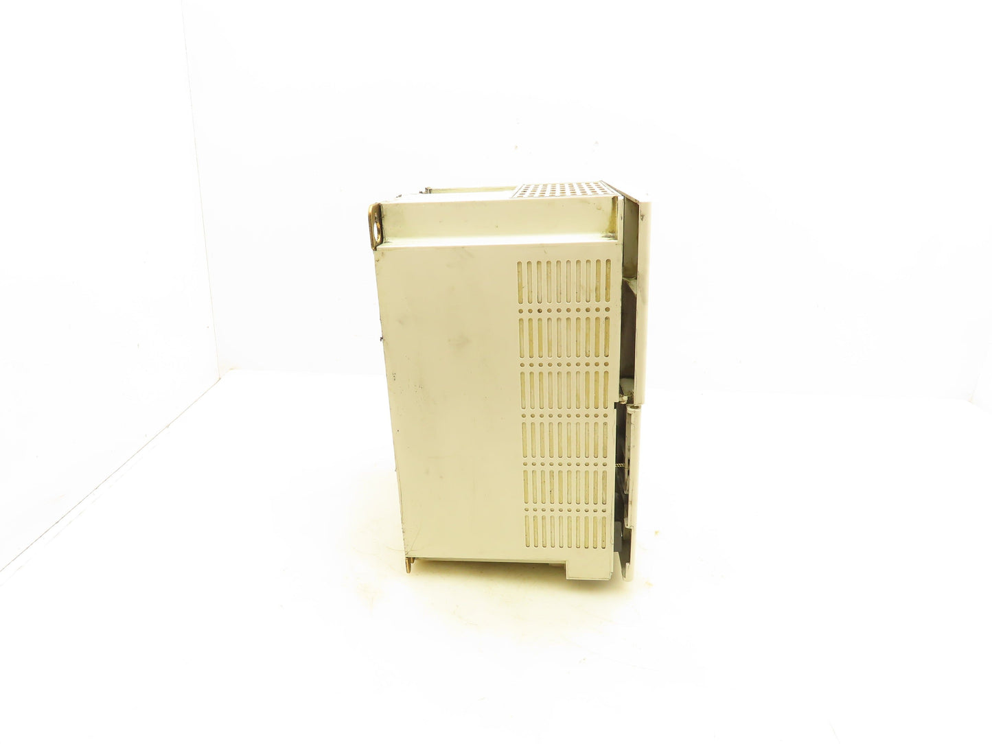 Toshiba VFS9-4075PL-WN (1) Transistor Inverter 380/500V 17A 10HP 3PH