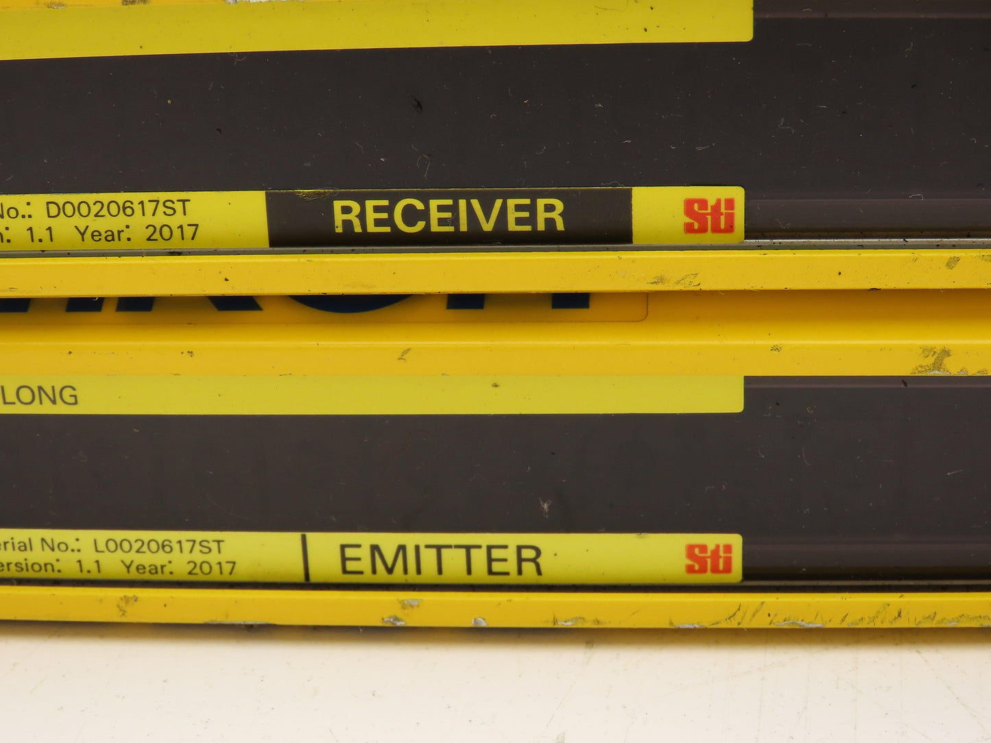 Omron F3SG-4RE0880P14-D Safety Light Curtain Set Receiver Emitter 880mm Set