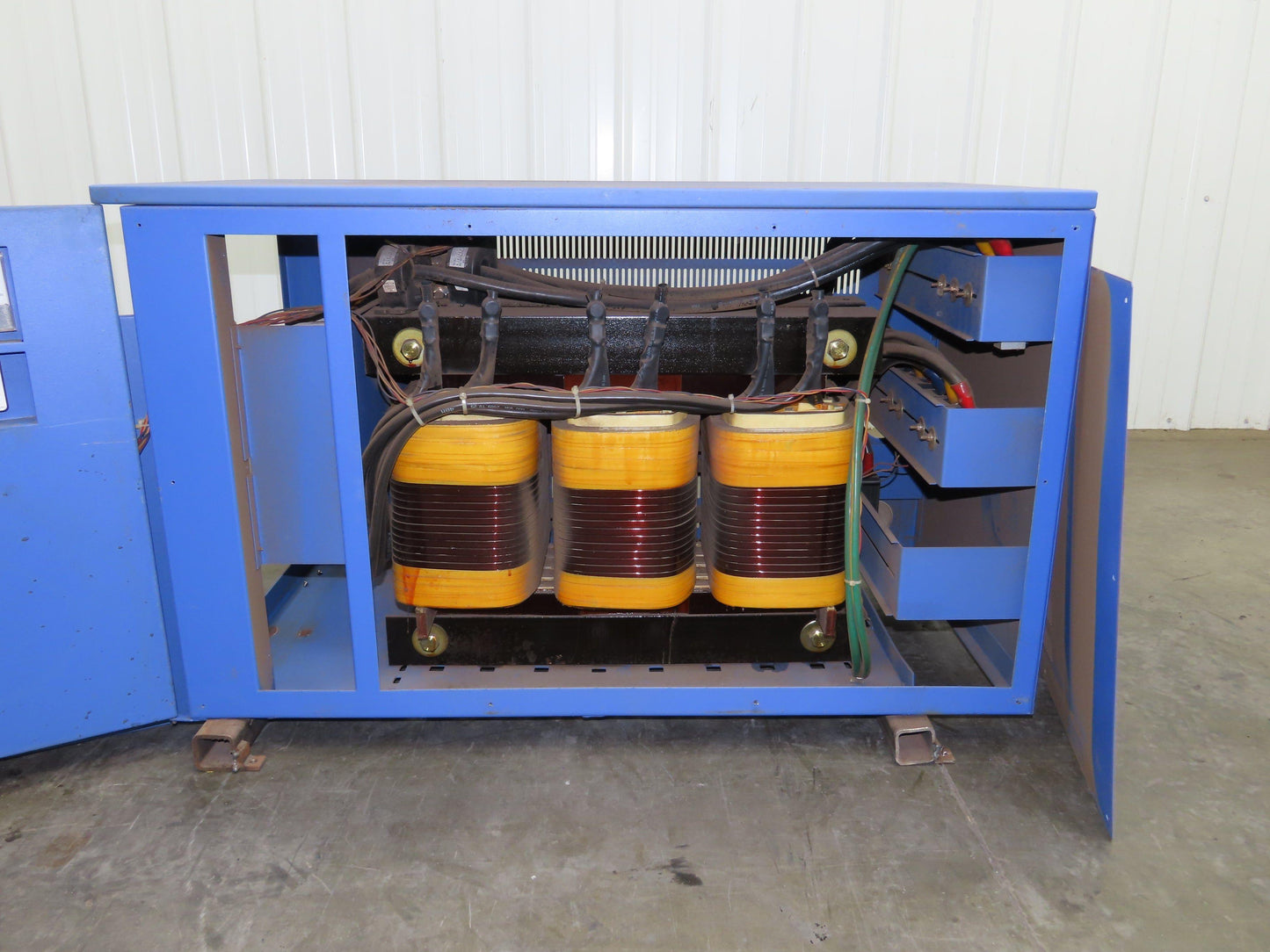 Hankwang TR-100 Power Transformer 100kVA 200-240V 300A Circuit Breaker