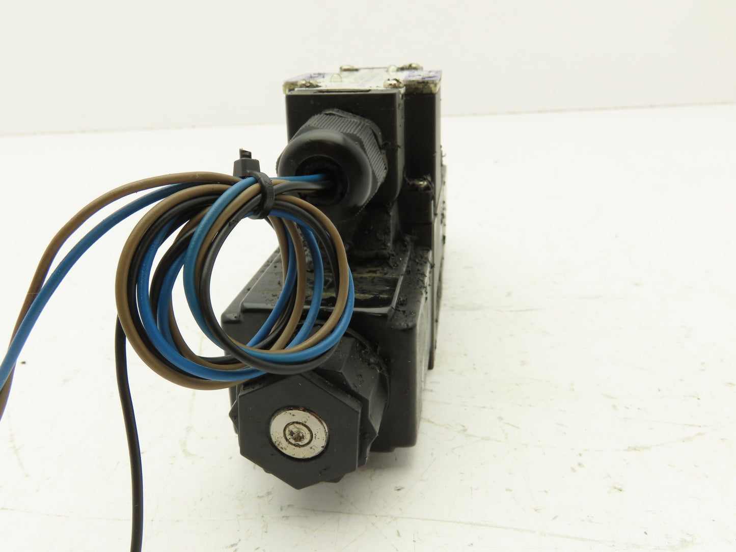 Northman SWH-G02-C2-A220-10 Hydraulic Solenoid Operated Direction Control Valve