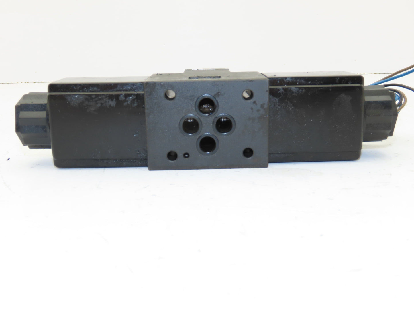 Northman SWH-G02-C2-A220-10 Hydraulic Solenoid Operated Direction Control Valve