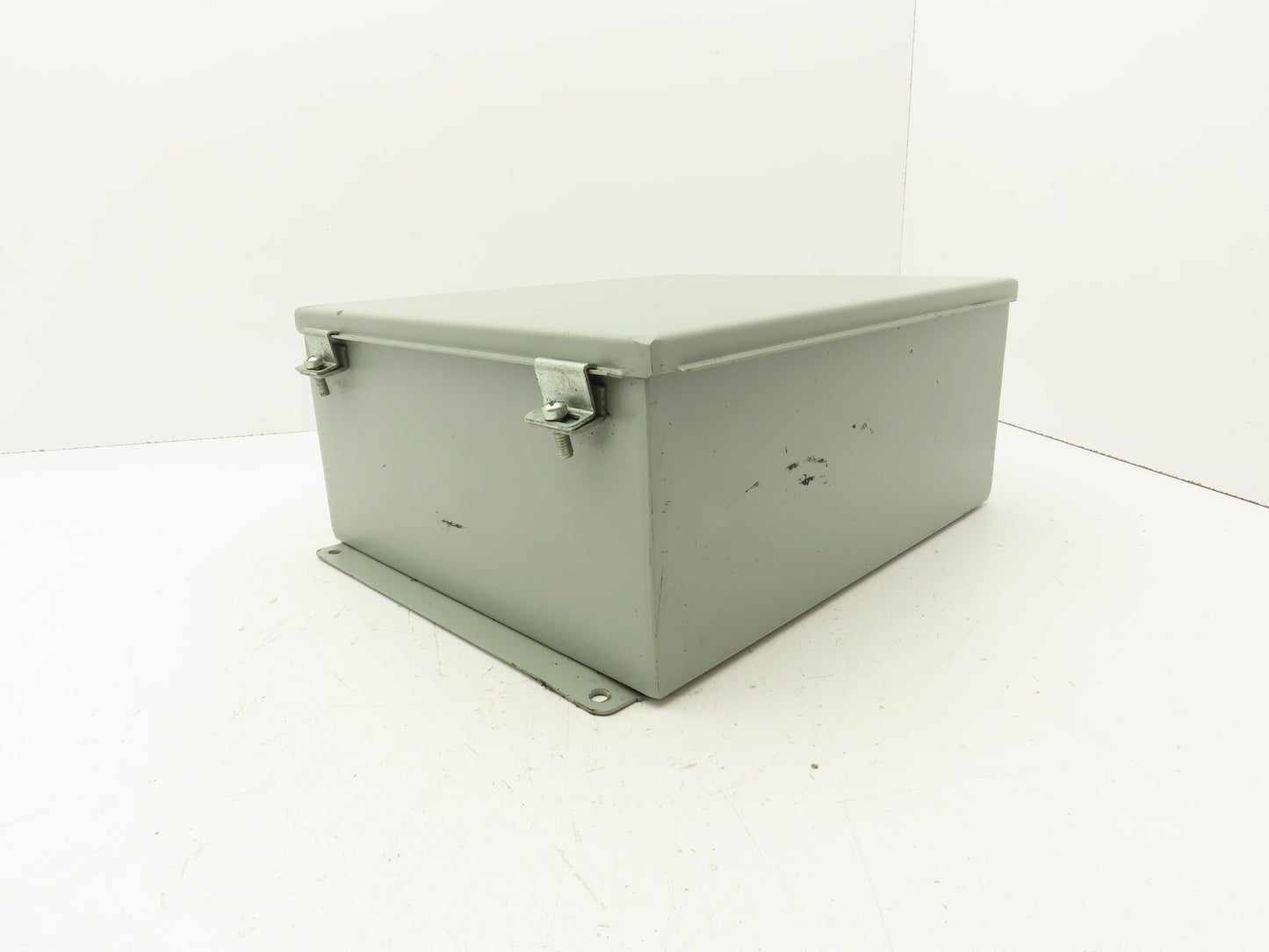 Wiegmann B141206CHS Wall Mount Electrical Enclosure 14x12x6" With Backplate
