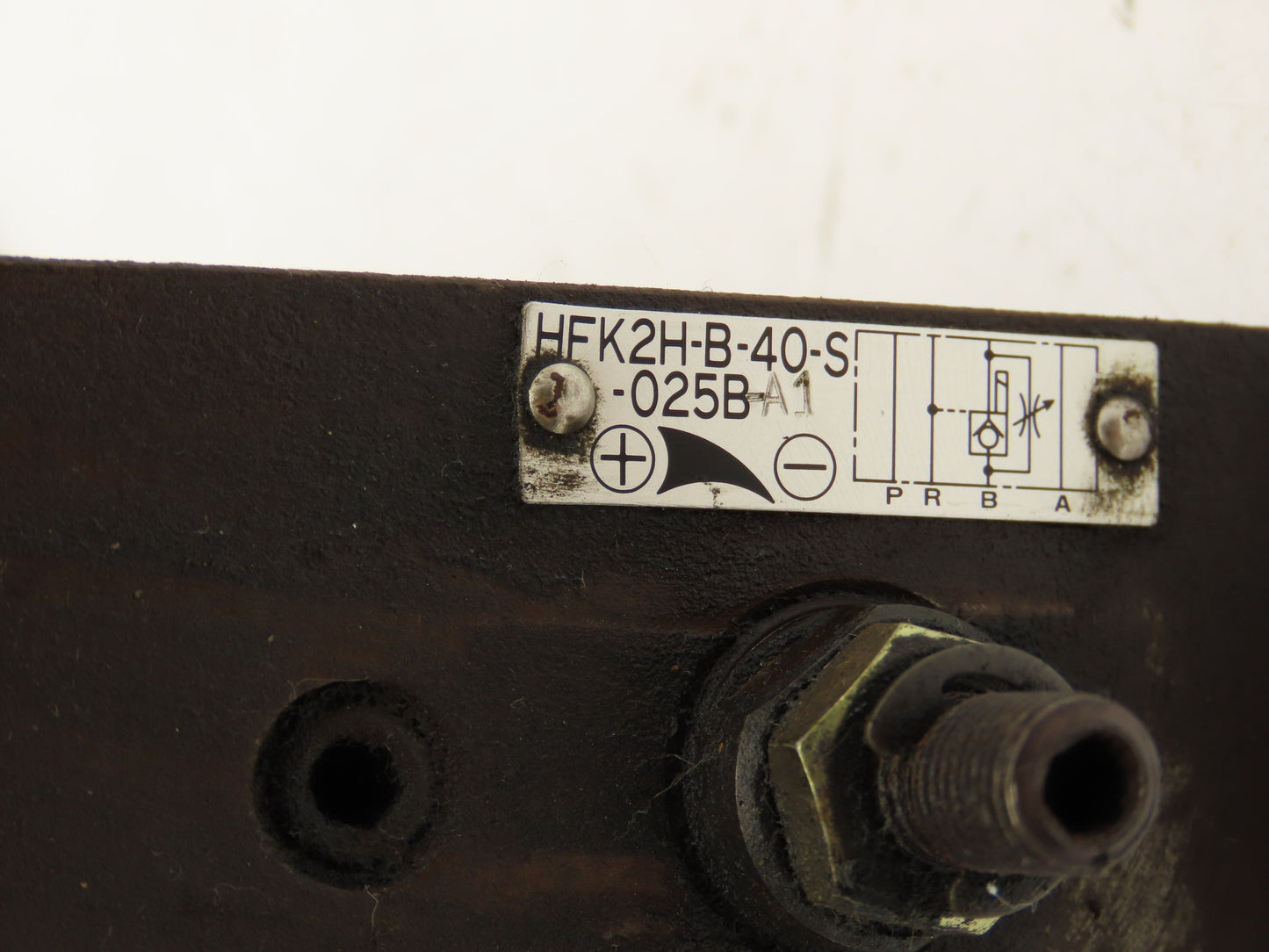 Toyooki Kogyo HFK2H-B-40-S Hytegra Flow Control Throttle Valve 100V Solenoid