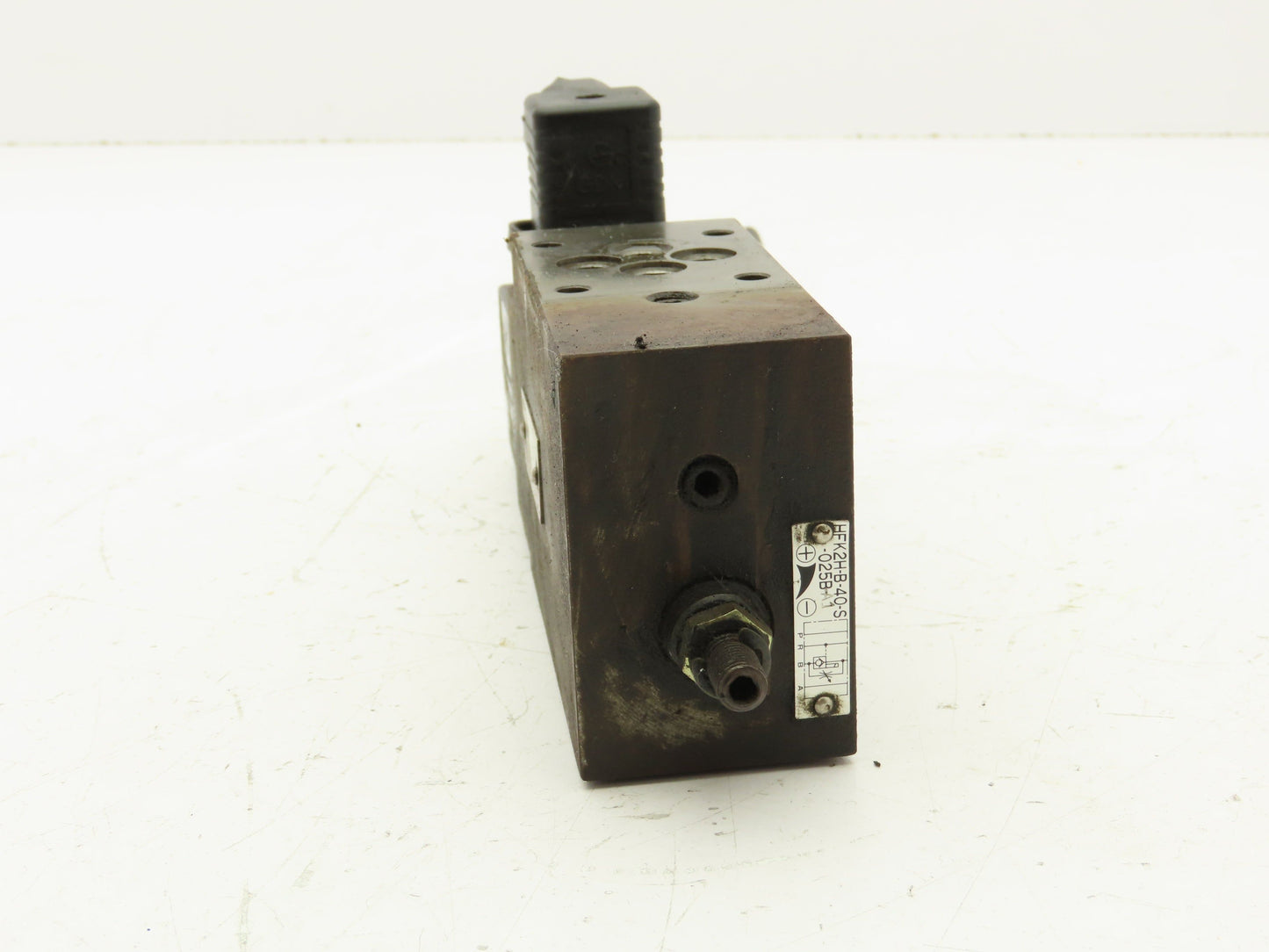 Toyooki Kogyo HFK2H-B-40-S Hytegra Flow Control Throttle Valve 100V Solenoid