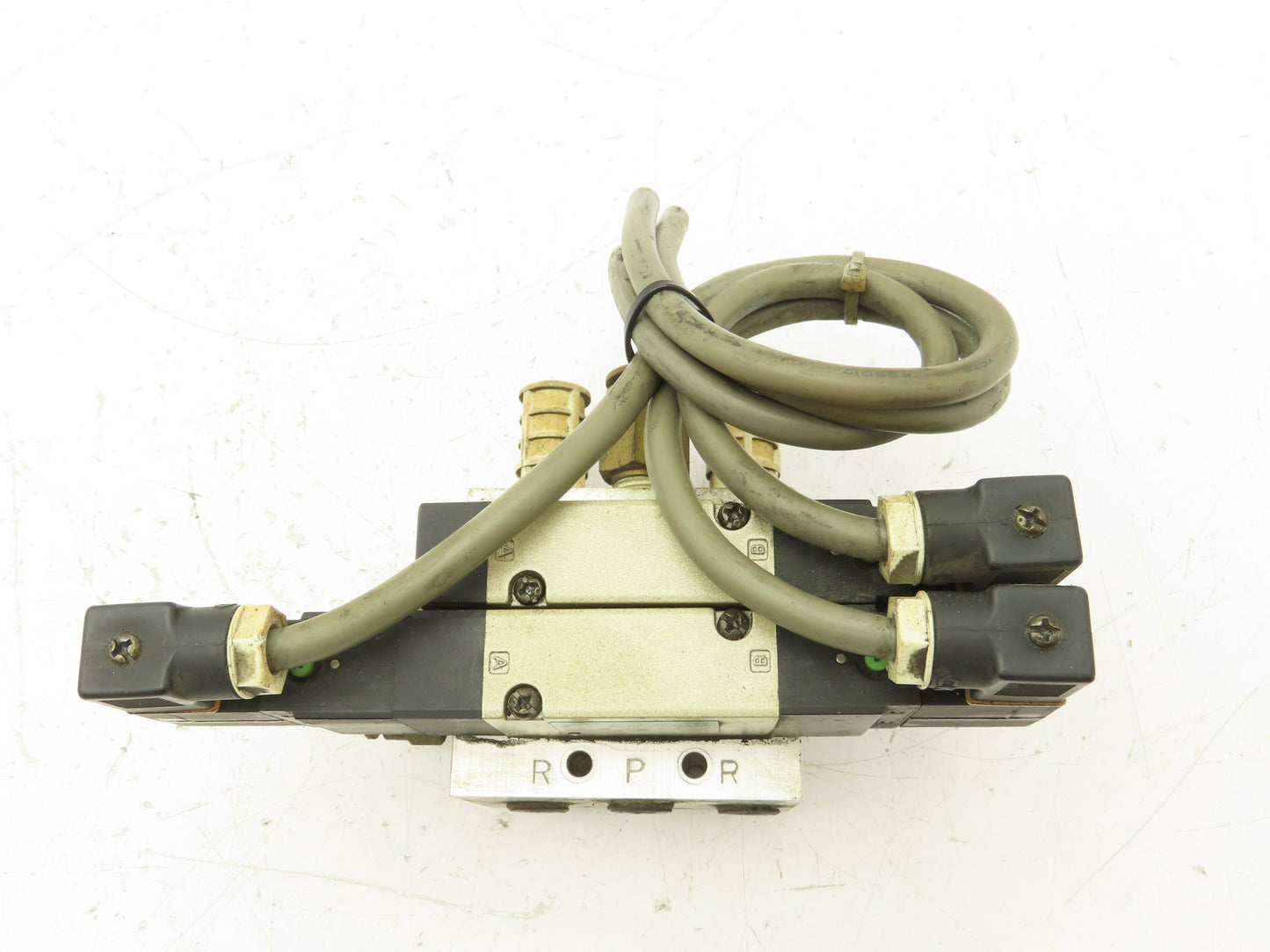 CKD 4KB240-B Pneumatic Solenoid Valve Manifold Base 1/4" NPT