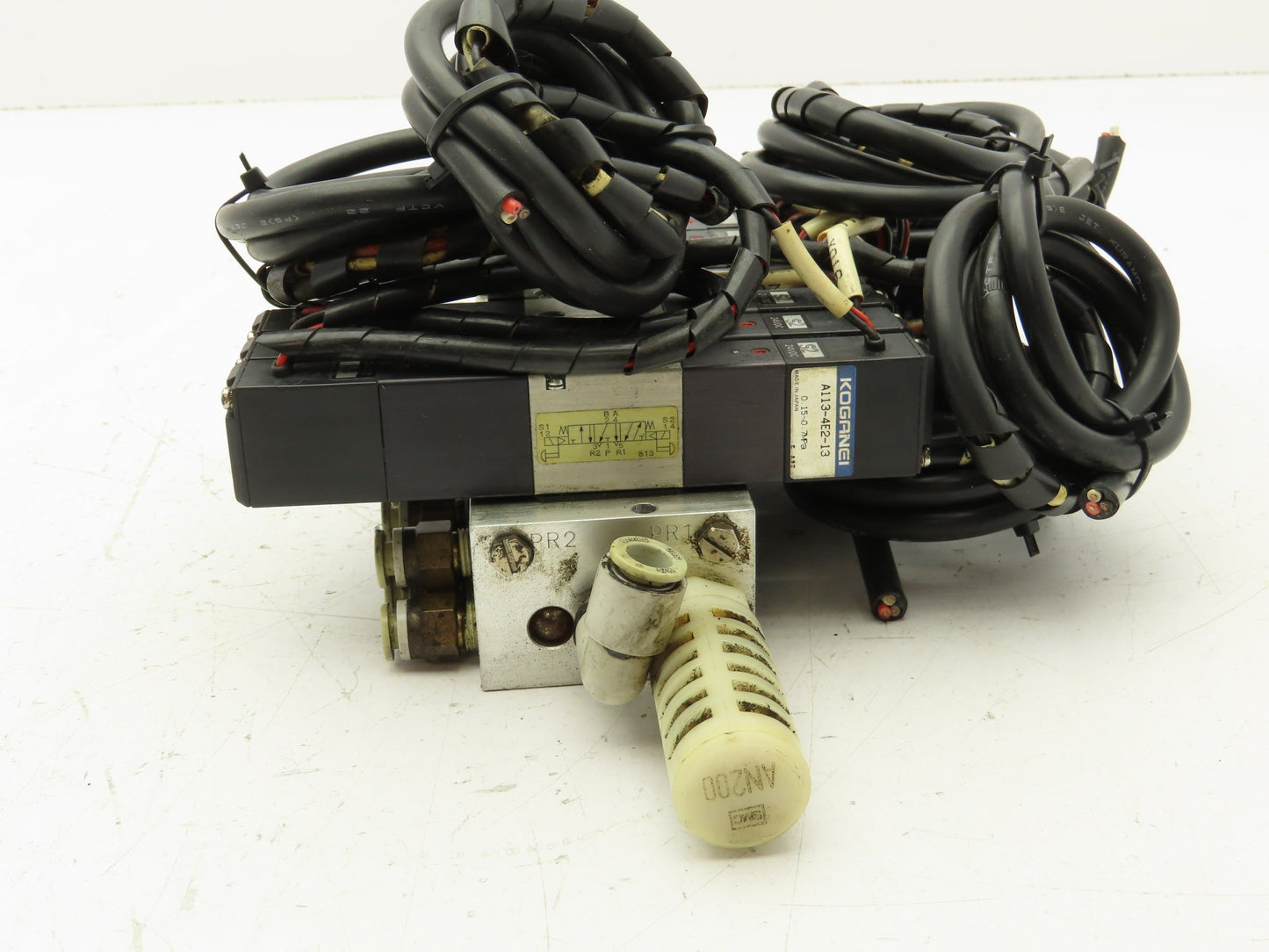 Koganei A113-4E2-13 Pneumatic Solenoid Valve 10-Station Manifold 24V
