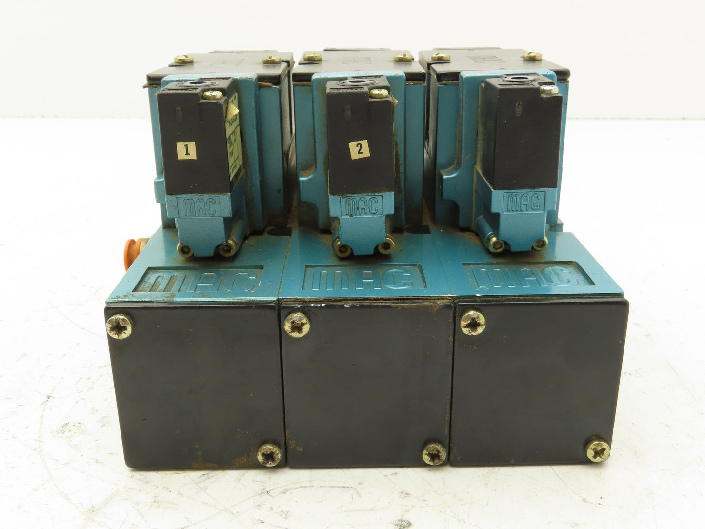 Mac 82A-AA-CKA-TM-DAA5-1DA Pneumatic 3-Station Manifold Solenoid Valve 120V