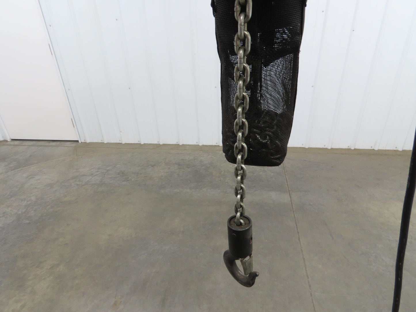 CM Lodestar A2 Electric Chain Hoist 1/8 Ton 10/32 FPM 2 Speed 14' Lift 460 Volt