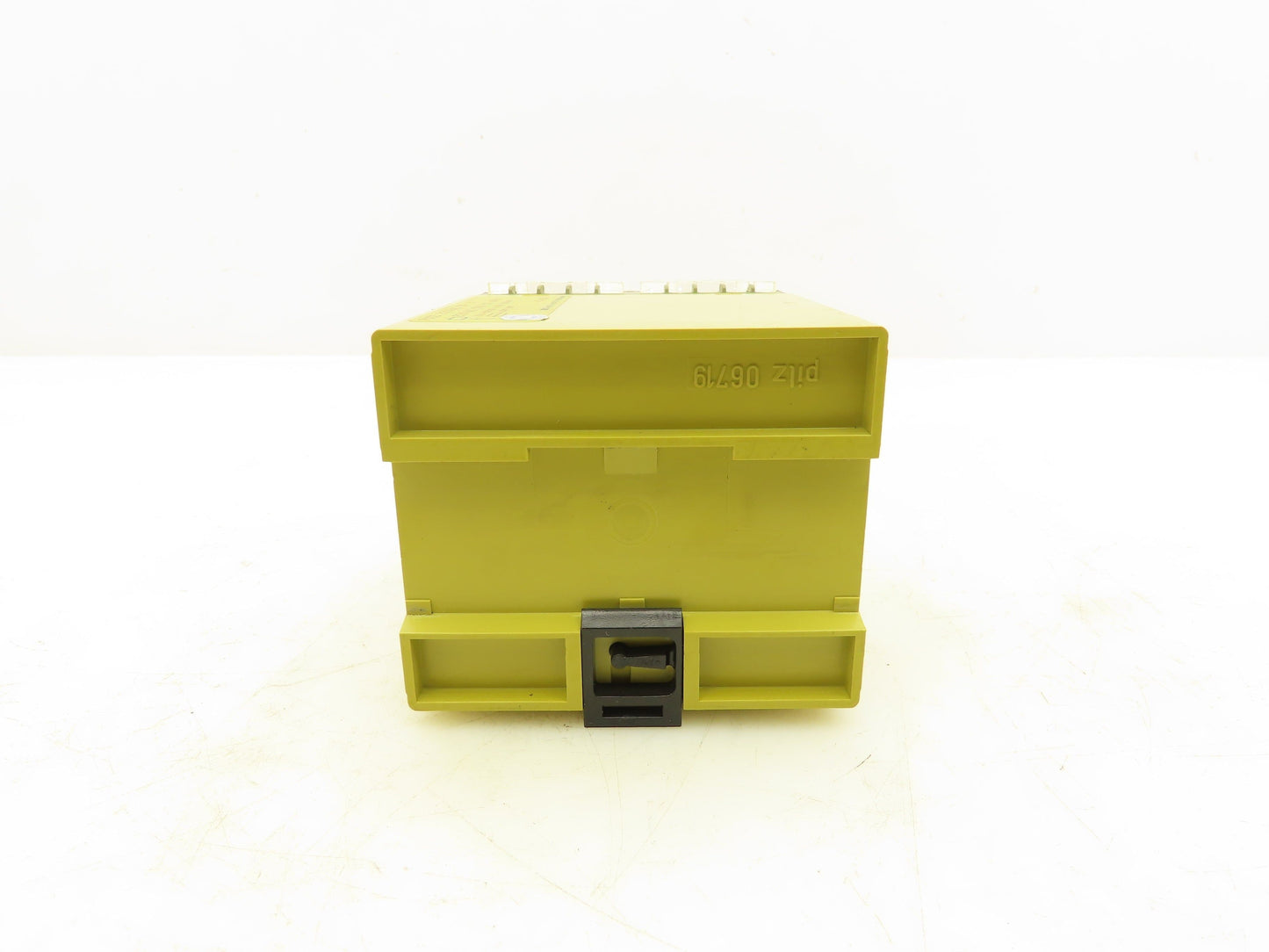 Pilz Pnoz 17652 Safety Relay 230VAC 5A 50-60Hz