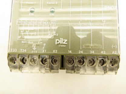 Pilz Pnoz 17652 Safety Relay 230VAC 5A 50-60Hz