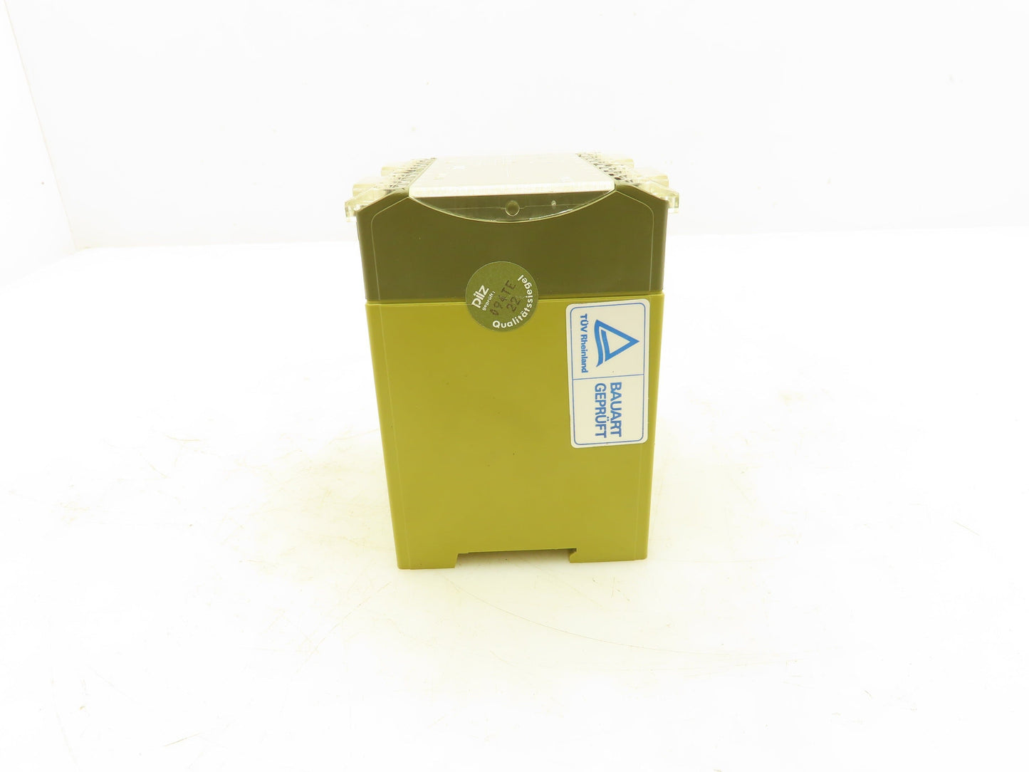 Pilz Pnoz 17652 Safety Relay 230VAC 5A 50-60Hz