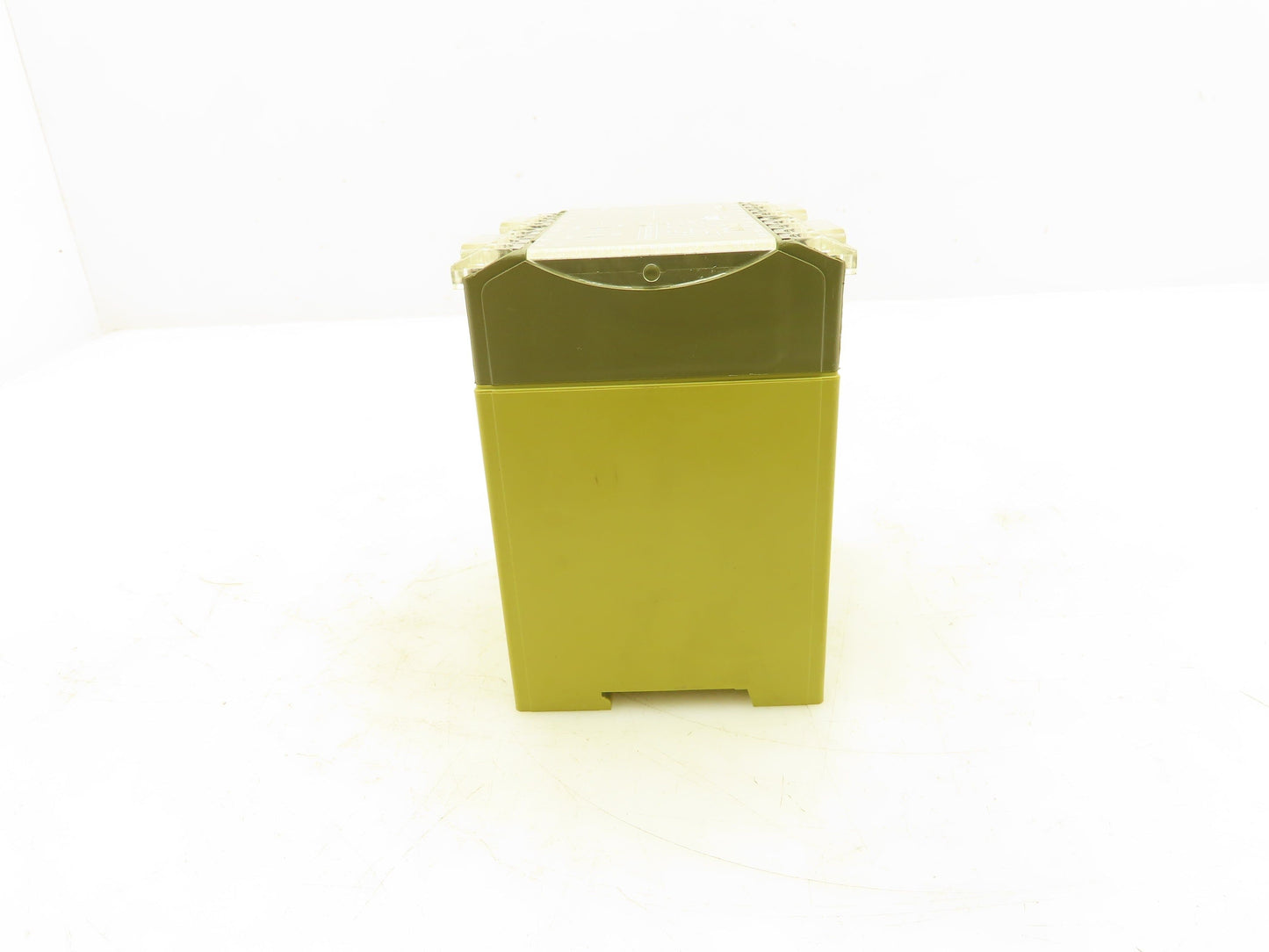 Pilz Pnoz 17652 Safety Relay 230VAC 5A 50-60Hz