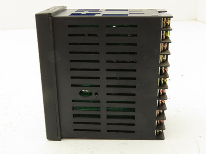 Omron E5EZ-Q3 Digital Temperature Controller 100-240V 2A