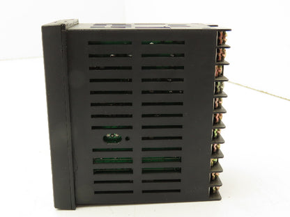 Omron E5EZ-Q3H Digital Temperature Controller 100-240V 2A