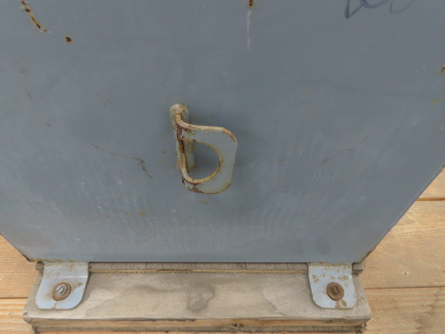 Square D 25S40F Transformer 25kva 1Ph Rainproof Type 3R HV 480V LV 120/240V