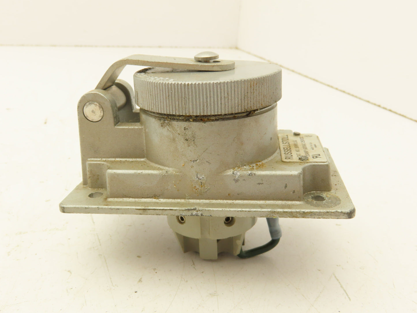 Russellstoll SKWR11G Circuit Breaker Pin and Sleeve Receptacle 20A 600V