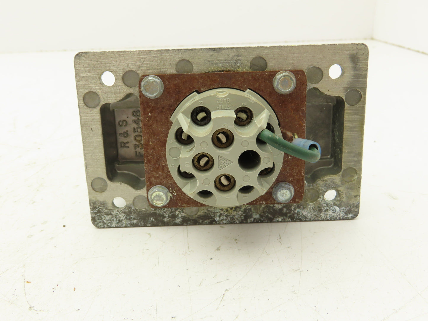 Russellstoll SKWR11G Circuit Breaker Pin and Sleeve Receptacle 20A 600V