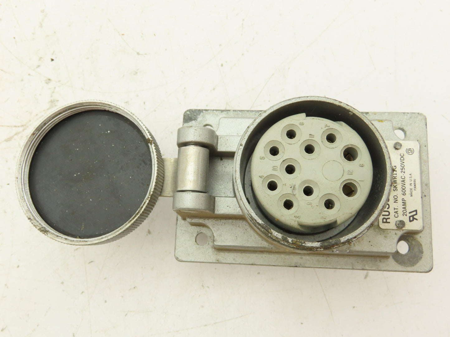 Russellstoll SKWR11G Circuit Breaker Pin and Sleeve Receptacle 20A 600V