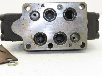 Vickers DC4V-3S-6C-M-FW-B5-60 Directional Pilot Valve 3000PSI 120V 1/2" Npt