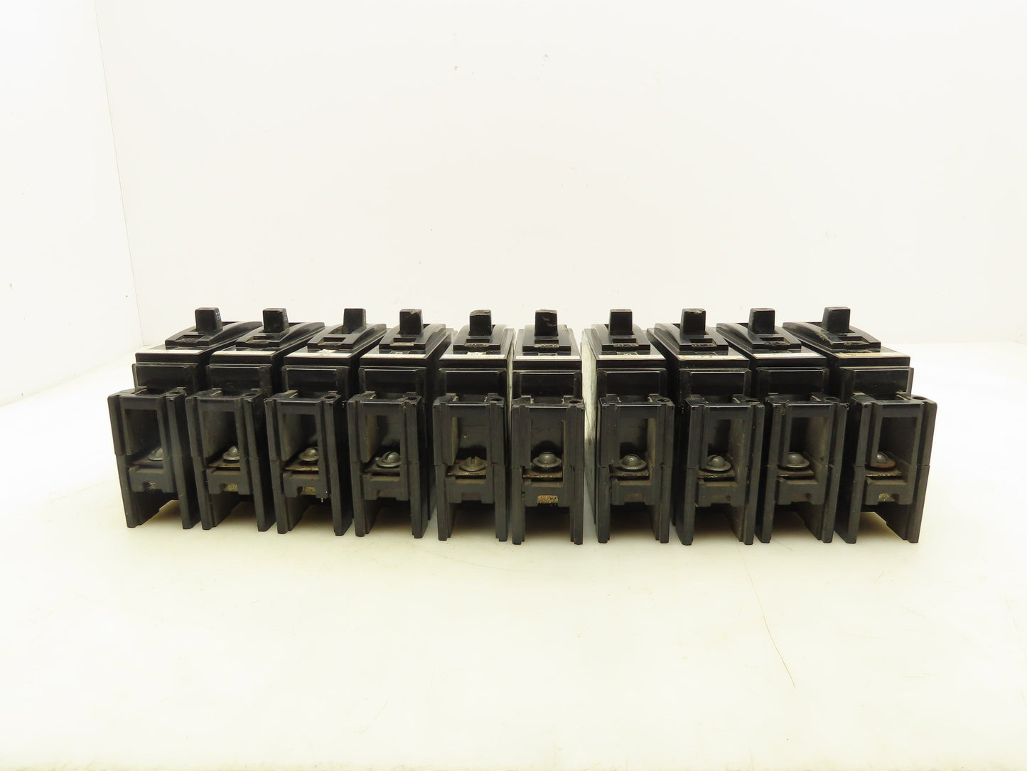 General Electric TE111020 Circuit Breaker 20A Single Pole 125V Lot of 10