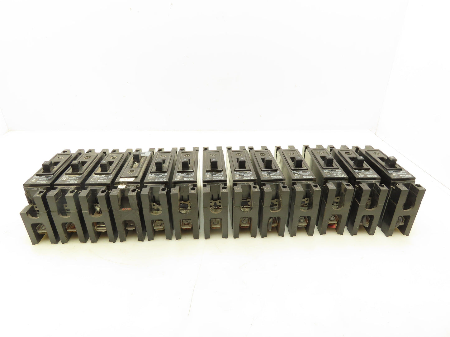 Westinghouse EB1020 Circuit Breaker 20A Single Pole 120V Lot of 13