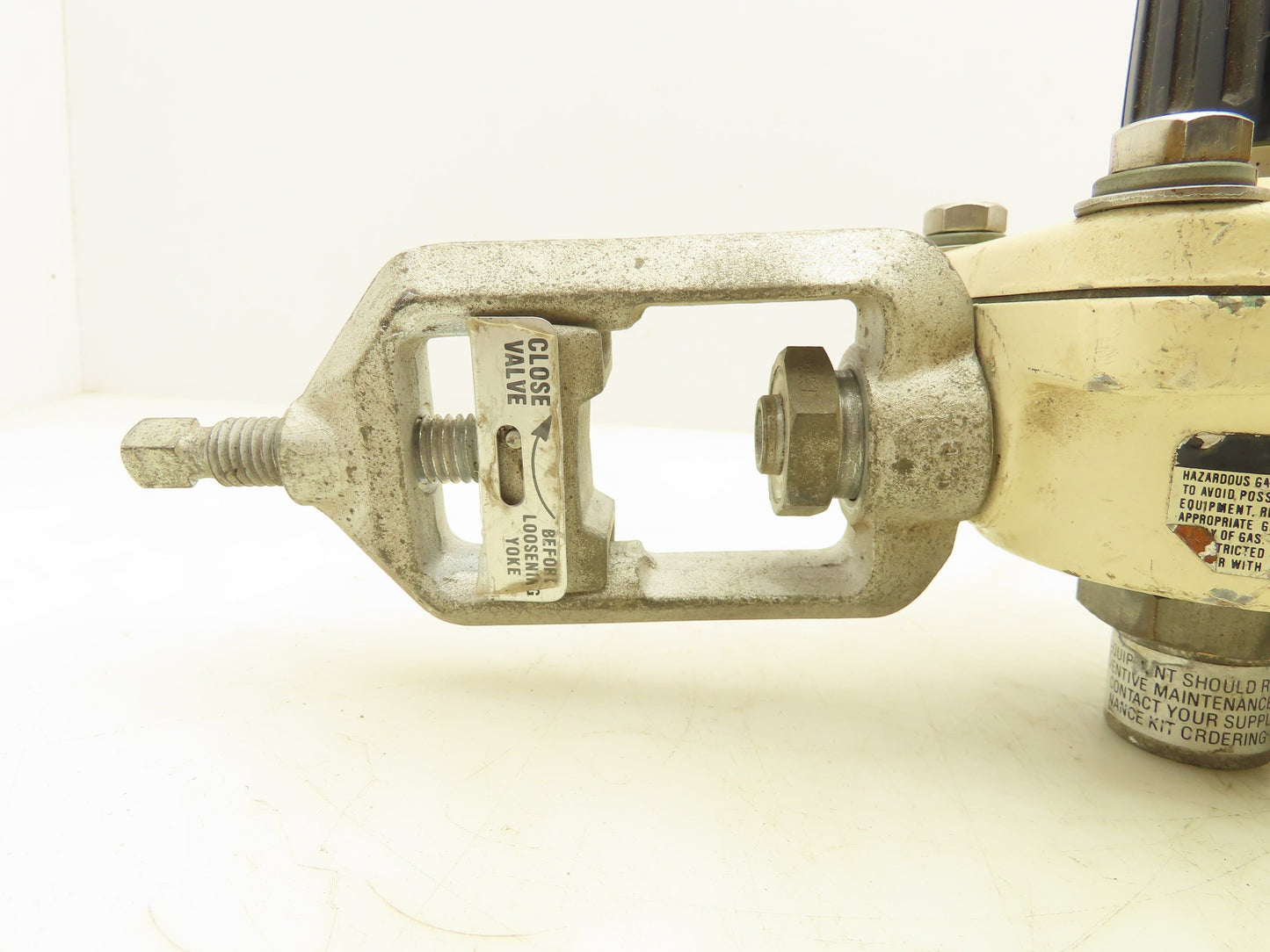 Sulfur Dioxide Gas Isolation Valve Yoke Assembly