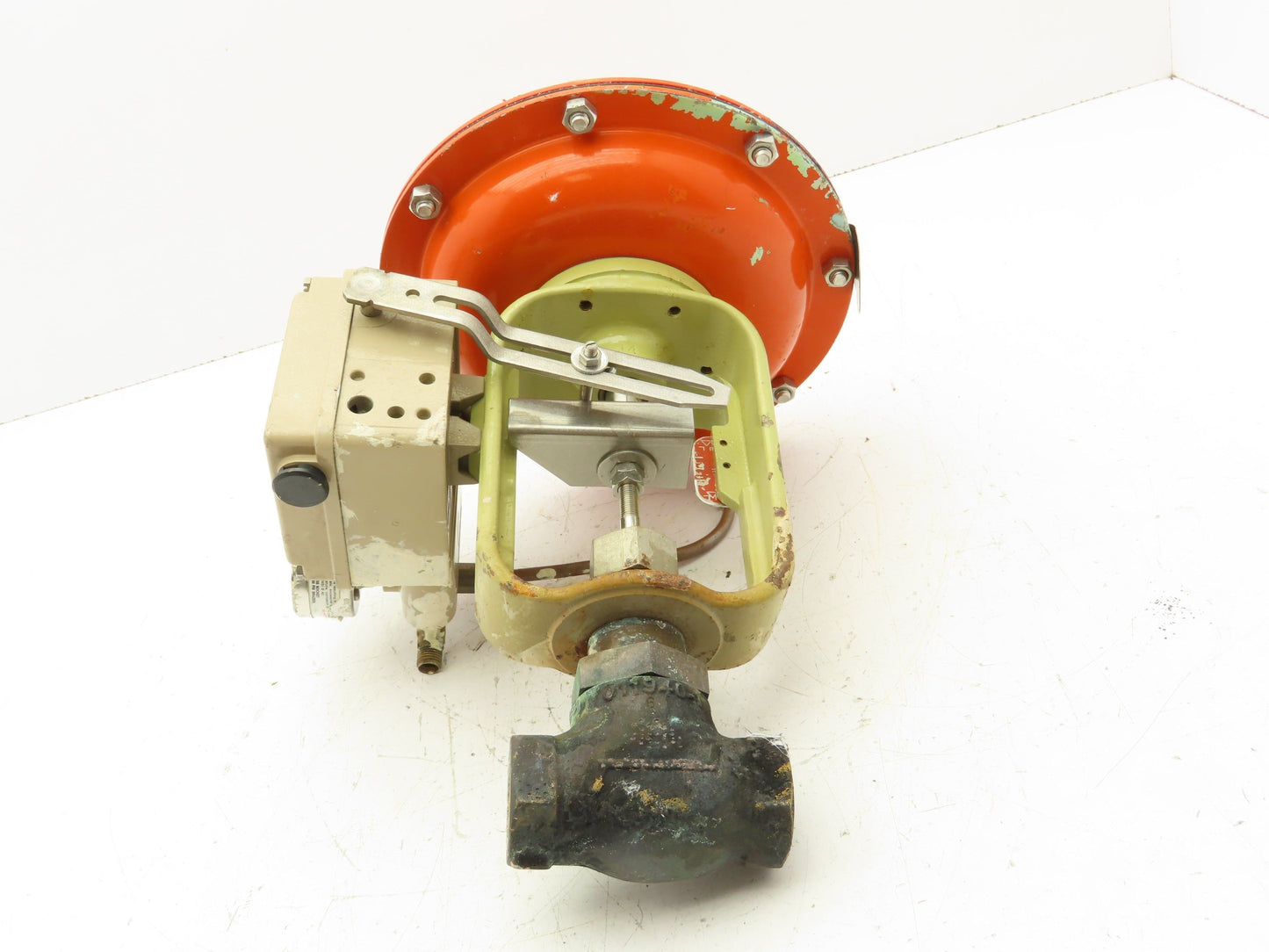 H.D. Baumann 32-24 588 Pneumatic Diaphragm Control Valve 1/2" Threaded 9-15 PSI