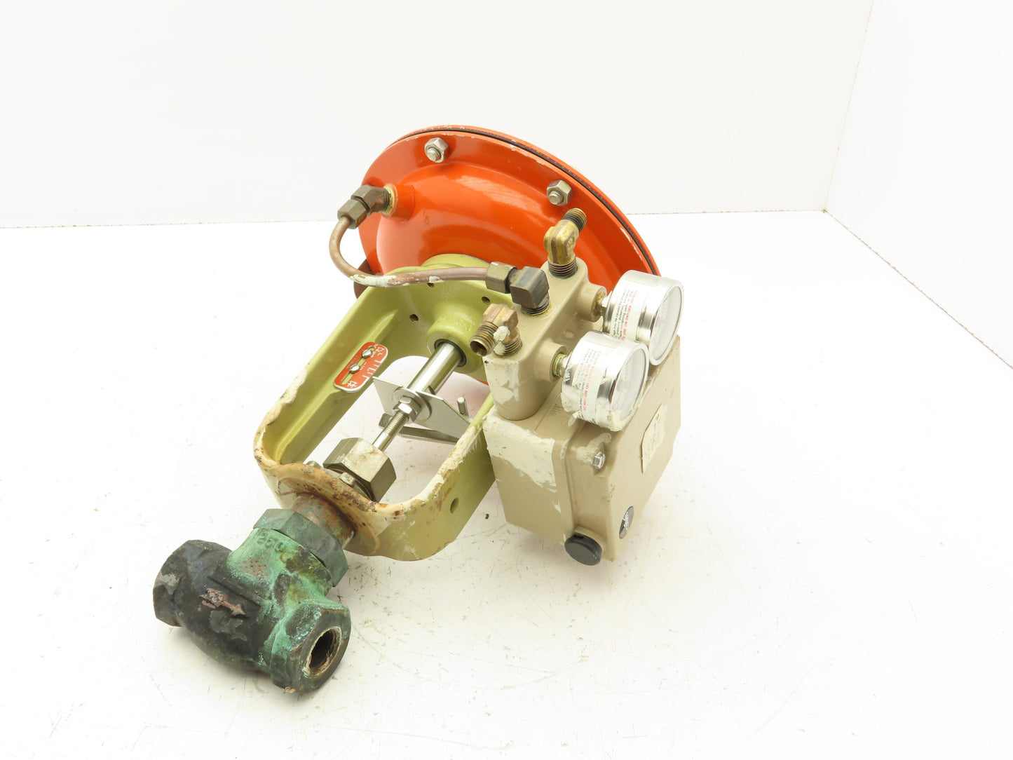 H.D. Baumann 32-24 588 Pneumatic Diaphragm Control Valve 1/2" Threaded 9-15 PSI