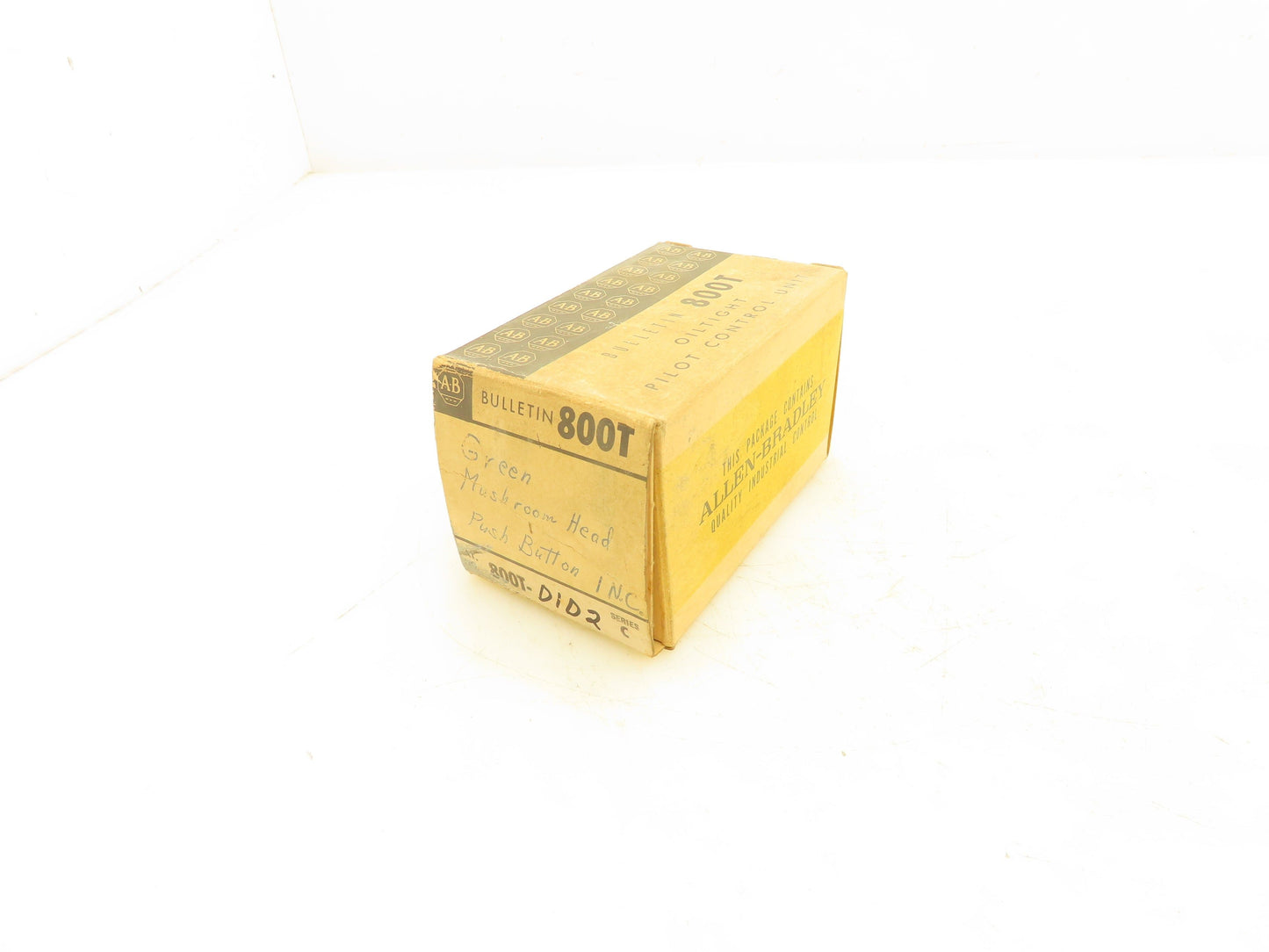 Allen Bradley 800T-D1D2 Mushroom Head Push Button Momentary 30mm 1 NC Contacts