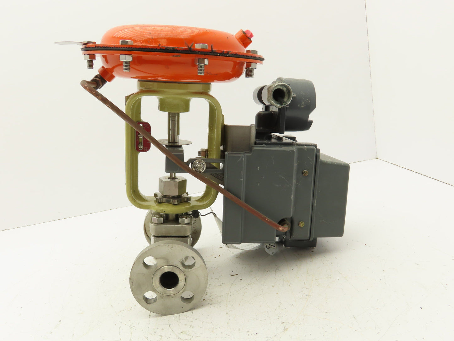 Fisher 32-24 588 Diaphragm Valve 1/2" 316 Flanged FieldVue Positioner 5-15 PSI