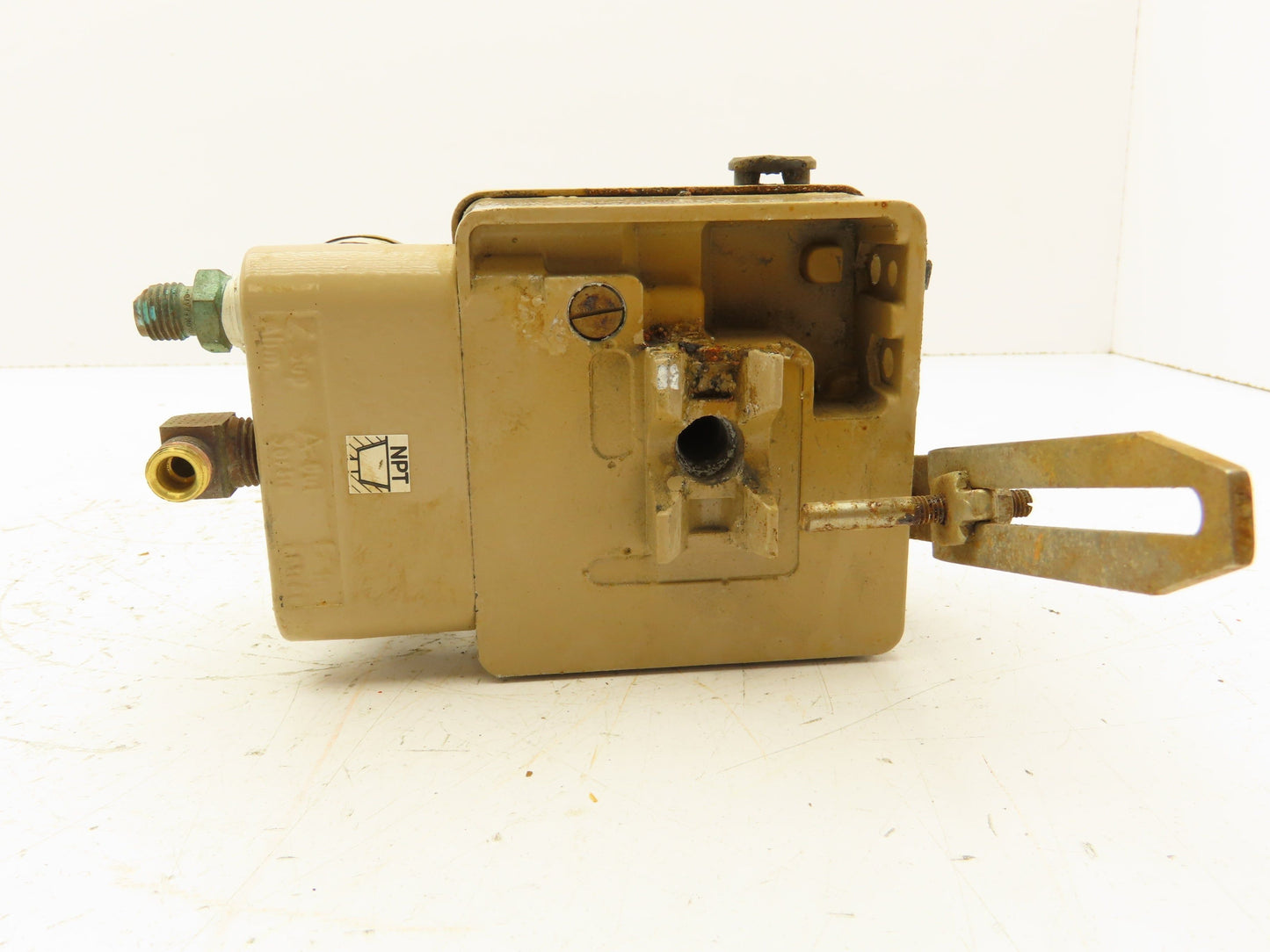 H.D. Baumann 3765-0402 03 Samson 765 Diaphragm Valve Positioner