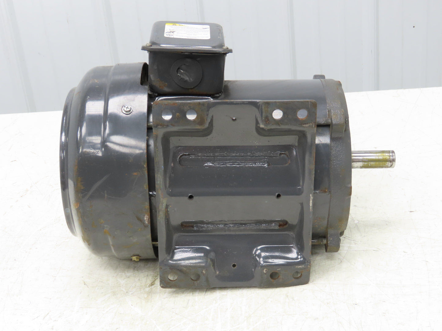Dayton 2N942G Industrial Electric Motor 1.5HP 1170RPM 230/460V 3PH 184