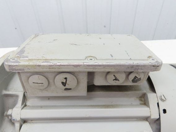 Lenze MDFMA 100-12B  AC Motor 2.6kW 3.5Hp 1725 RPM 277/480V 3PH IEC Frame