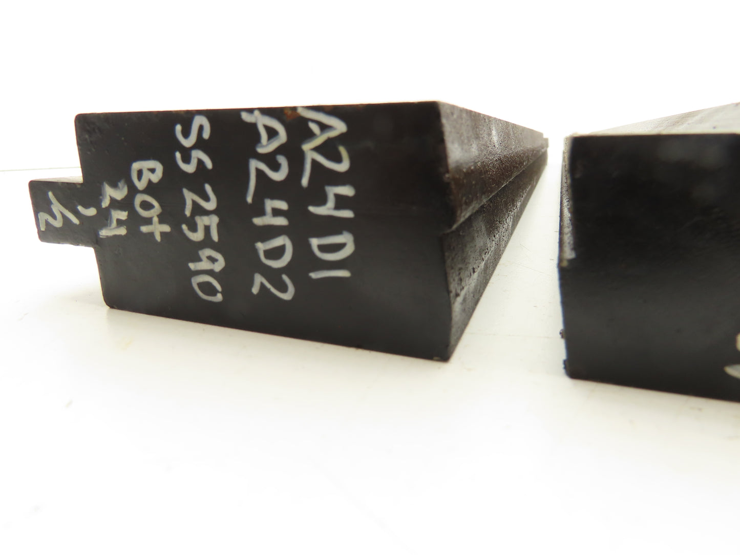 Press Brake Die 24-1/2" Long 11/128" Offset 1/2" Tang 1-17/64" Wide Set